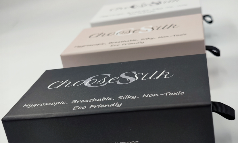 Luxury DreamSilk silk gift box with customized printing and silver plating